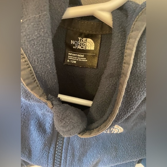 4/$30🌟baby North face sweater - Picture 2 of 4